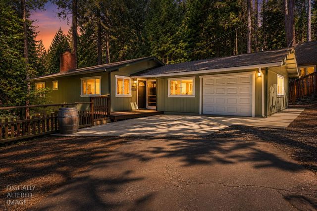 6152 Pine St, Pollock Pines, CA 95726