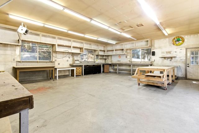 6152 Pine St, Pollock Pines, CA 95726