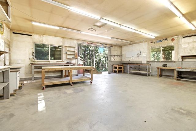 6152 Pine St, Pollock Pines, CA 95726