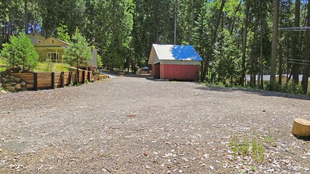 6152 Pine St, Pollock Pines, CA 95726