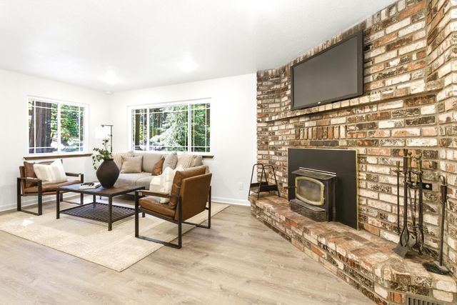 6152 Pine St, Pollock Pines, CA 95726