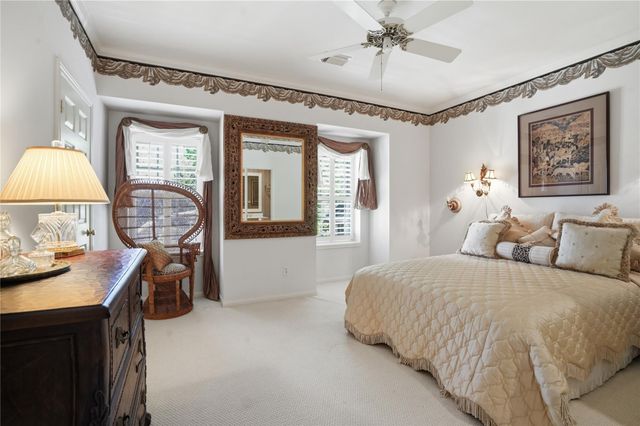 285 Sugarberry Circle, Houston, TX 77024