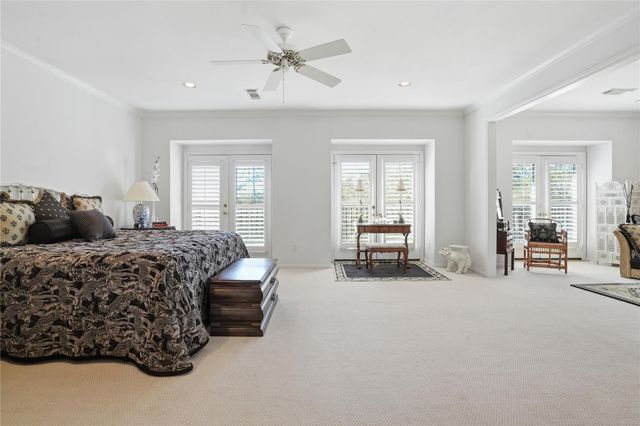 285 Sugarberry Circle, Houston, TX 77024