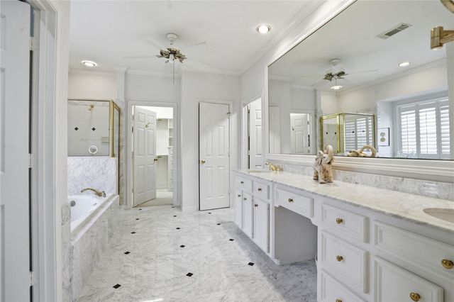 285 Sugarberry Circle, Houston, TX 77024