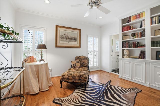 285 Sugarberry Circle, Houston, TX 77024