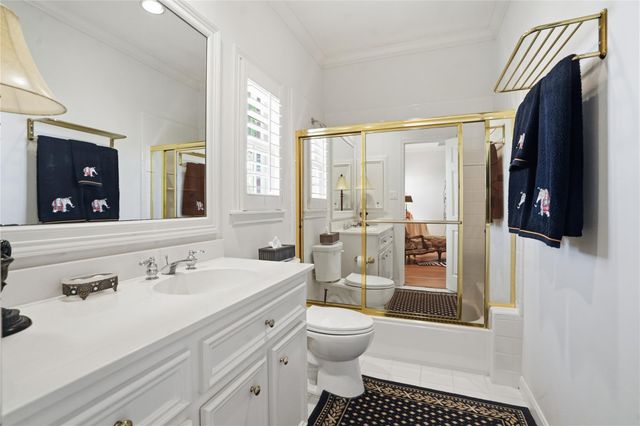 285 Sugarberry Circle, Houston, TX 77024