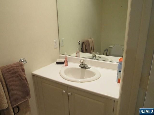 8703 Brittany 8703, Wayne, NJ 07470