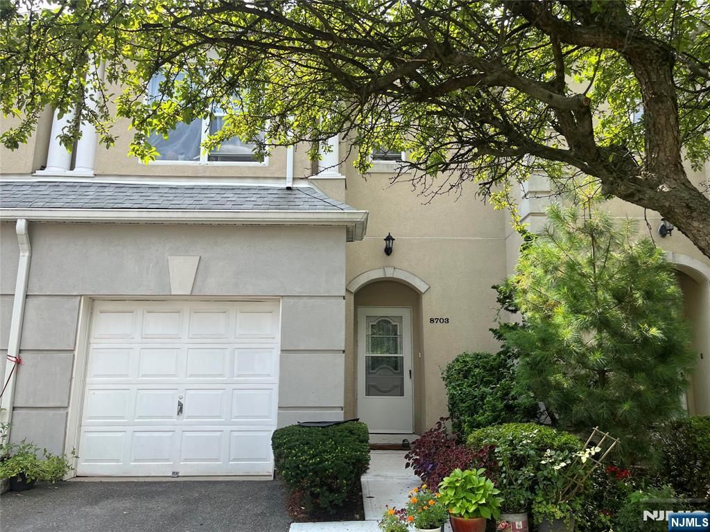 8703 Brittany 8703, Wayne, NJ 07470