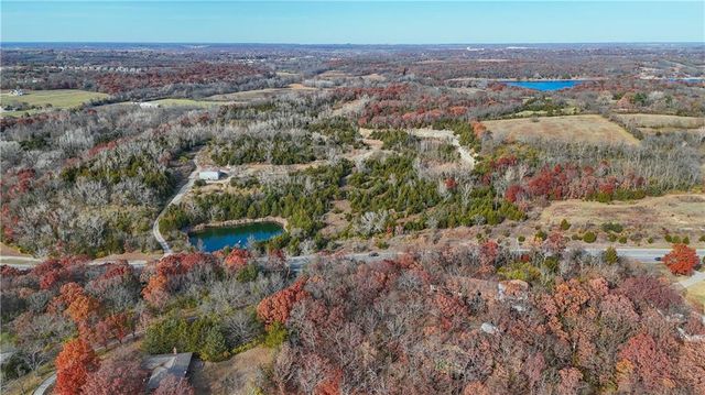 19430 W 87th Lane, Lenexa, KS 66220