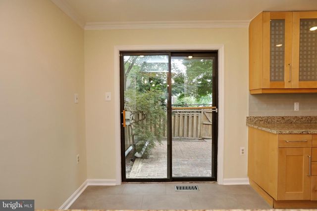 5440 BARRISTER PL, Alexandria, VA 22304