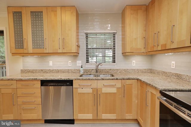 5440 BARRISTER PL, Alexandria, VA 22304