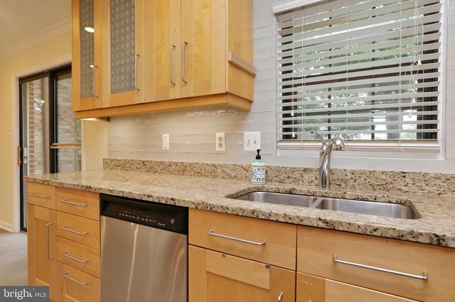 5440 BARRISTER PL, Alexandria, VA 22304