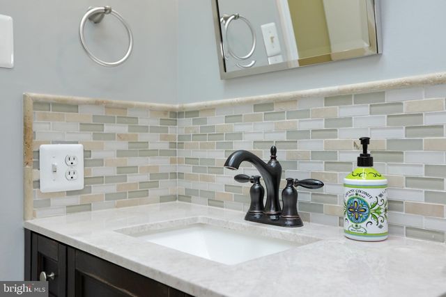 5440 BARRISTER PL, Alexandria, VA 22304
