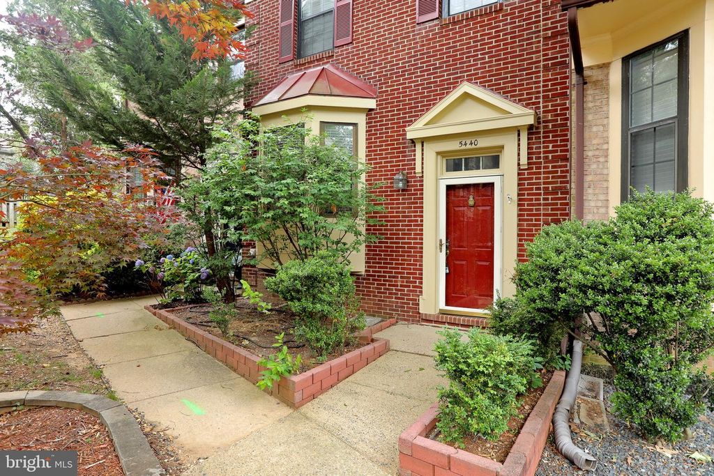 5440 BARRISTER PL, Alexandria, VA 22304