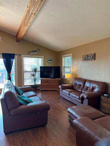 211 Anchor Drive, Freeport, TX 77541