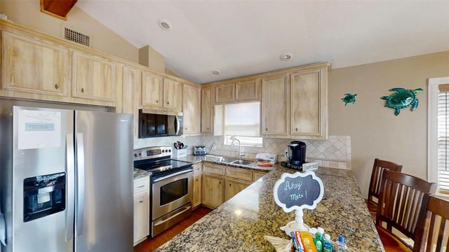 211 Anchor Drive, Freeport, TX 77541