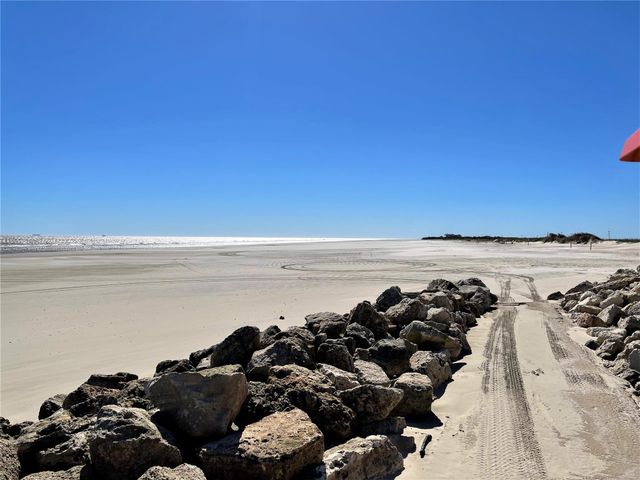 211 Anchor Drive, Freeport, TX 77541