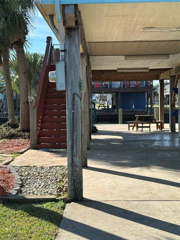 211 Anchor Drive, Freeport, TX 77541