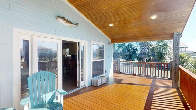 211 Anchor Drive, Freeport, TX 77541