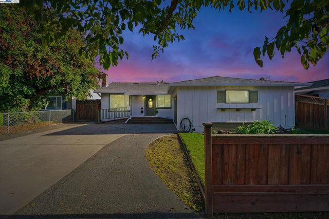 4422 Stevenson Blvd, Fremont, CA 94538