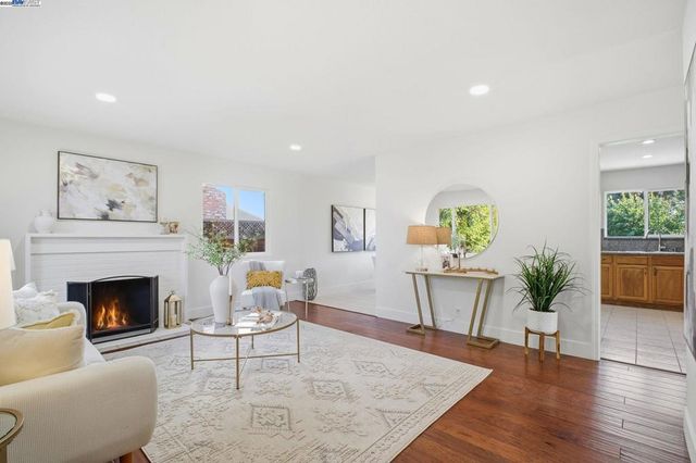 4422 Stevenson Blvd, Fremont, CA 94538