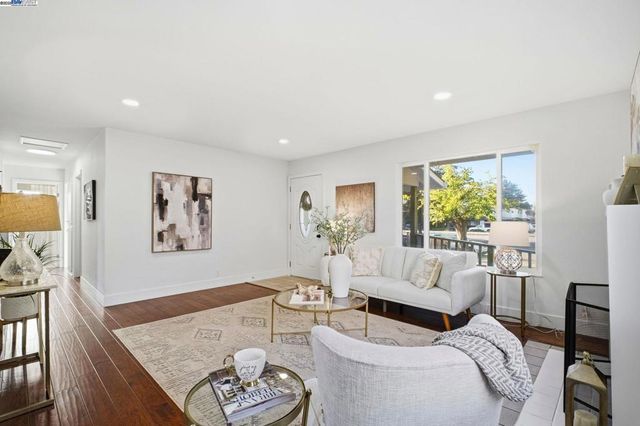 4422 Stevenson Blvd, Fremont, CA 94538