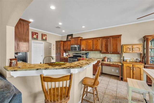 6304 E Galveston Street, Broken Arrow, OK 74014