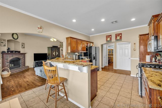6304 E Galveston Street, Broken Arrow, OK 74014