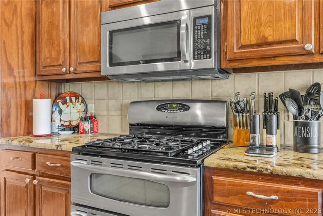 6304 E Galveston Street, Broken Arrow, OK 74014