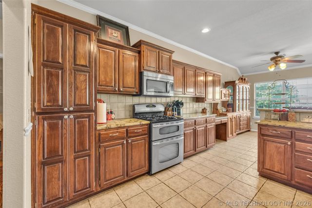 6304 E Galveston Street, Broken Arrow, OK 74014