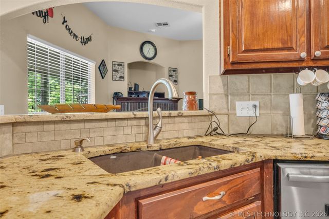 6304 E Galveston Street, Broken Arrow, OK 74014