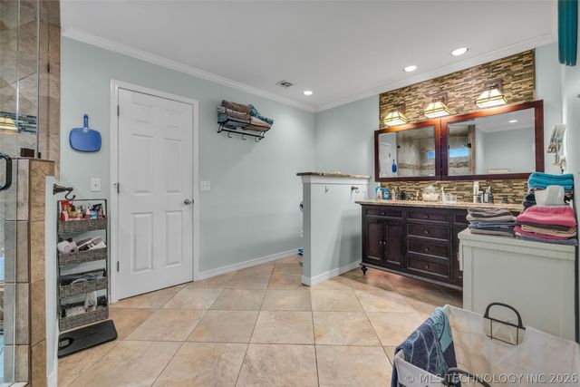 6304 E Galveston Street, Broken Arrow, OK 74014