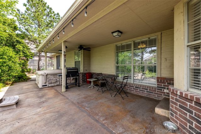 6304 E Galveston Street, Broken Arrow, OK 74014