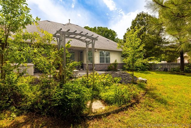 6304 E Galveston Street, Broken Arrow, OK 74014