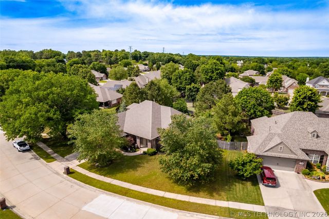 6304 E Galveston Street, Broken Arrow, OK 74014