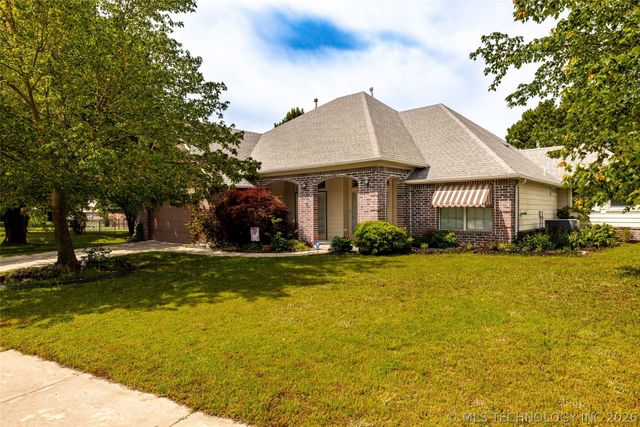 6304 E Galveston Street, Broken Arrow, OK 74014