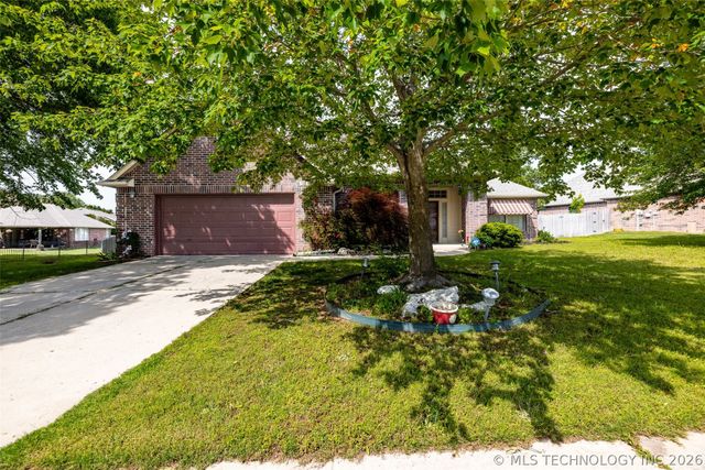 6304 E Galveston Street, Broken Arrow, OK 74014