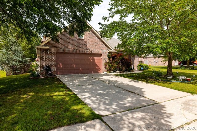 6304 E Galveston Street, Broken Arrow, OK 74014