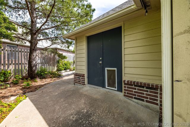 6304 E Galveston Street, Broken Arrow, OK 74014