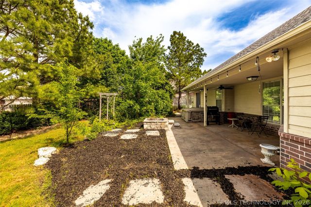 6304 E Galveston Street, Broken Arrow, OK 74014