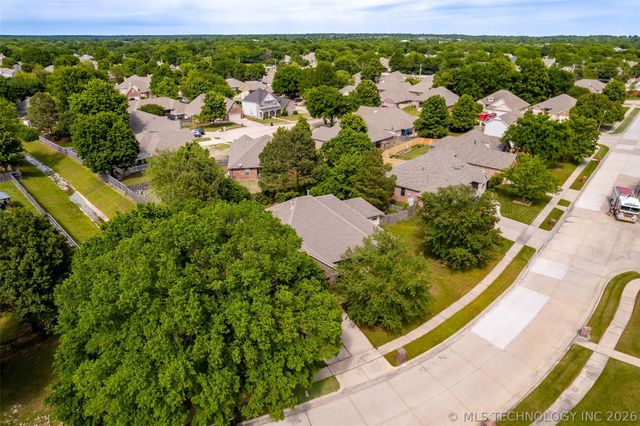 6304 E Galveston Street, Broken Arrow, OK 74014