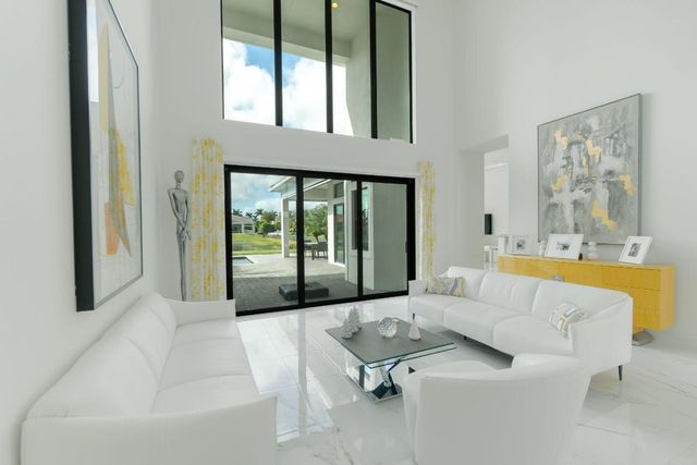 6950 NW 27th Avenue, Boca Raton, FL 33496