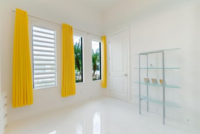 6950 NW 27th Avenue, Boca Raton, FL 33496