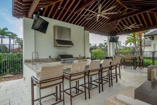 6950 NW 27th Avenue, Boca Raton, FL 33496