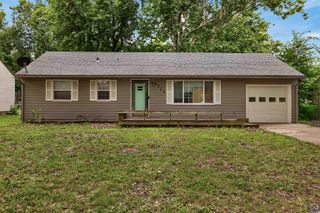 5713 SW 14th ST, Topeka, KS 66604
