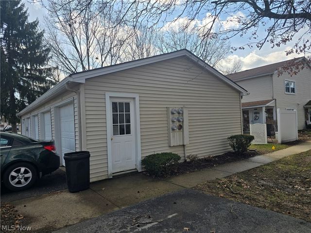 3023 Ivy Hill Circle D, Cortland, OH 44410