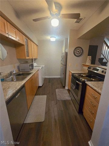 3023 Ivy Hill Circle D, Cortland, OH 44410