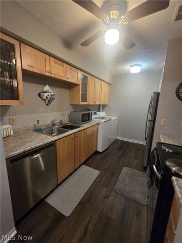 3023 Ivy Hill Circle D, Cortland, OH 44410