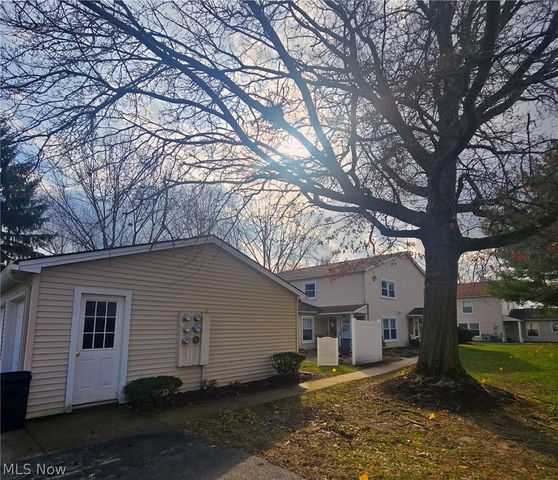 3023 Ivy Hill Circle D, Cortland, OH 44410