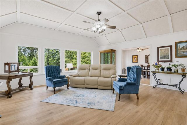 10096 Elder Dr, Grass Valley, CA 95949
